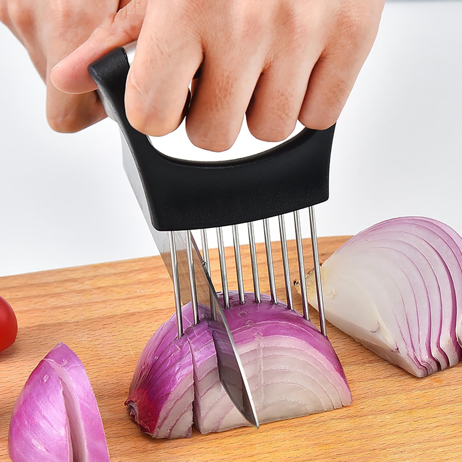 Stainless Steel Onion Holder & Slicer, Food-Grade Kitchen Hand Tool, 14.2 cm